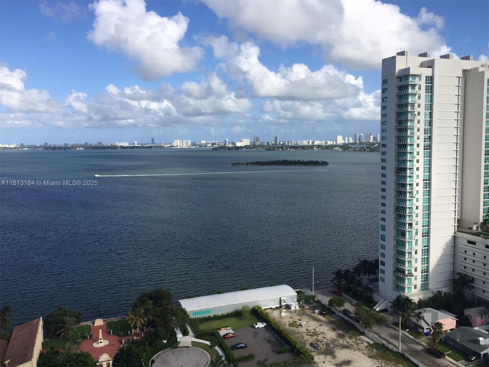 600 NE 27 ST 2304