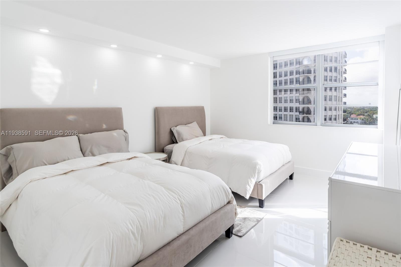 ARLEN BEACH CONDO - Residential