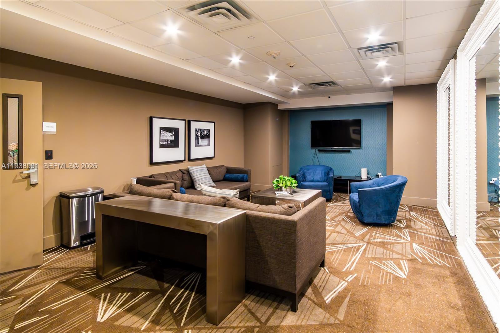 ARLEN BEACH CONDO - Residential