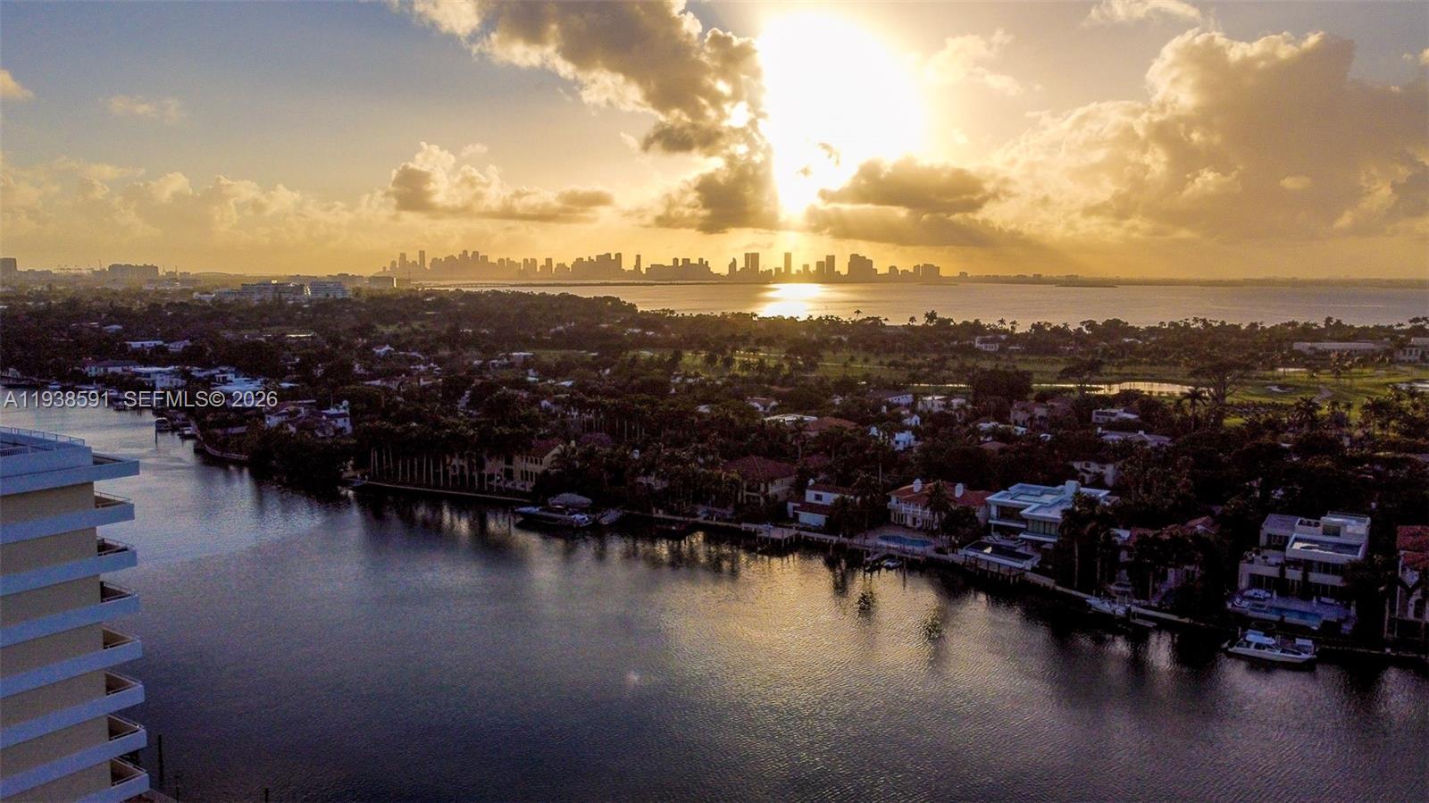 ARLEN BEACH CONDO - Residential