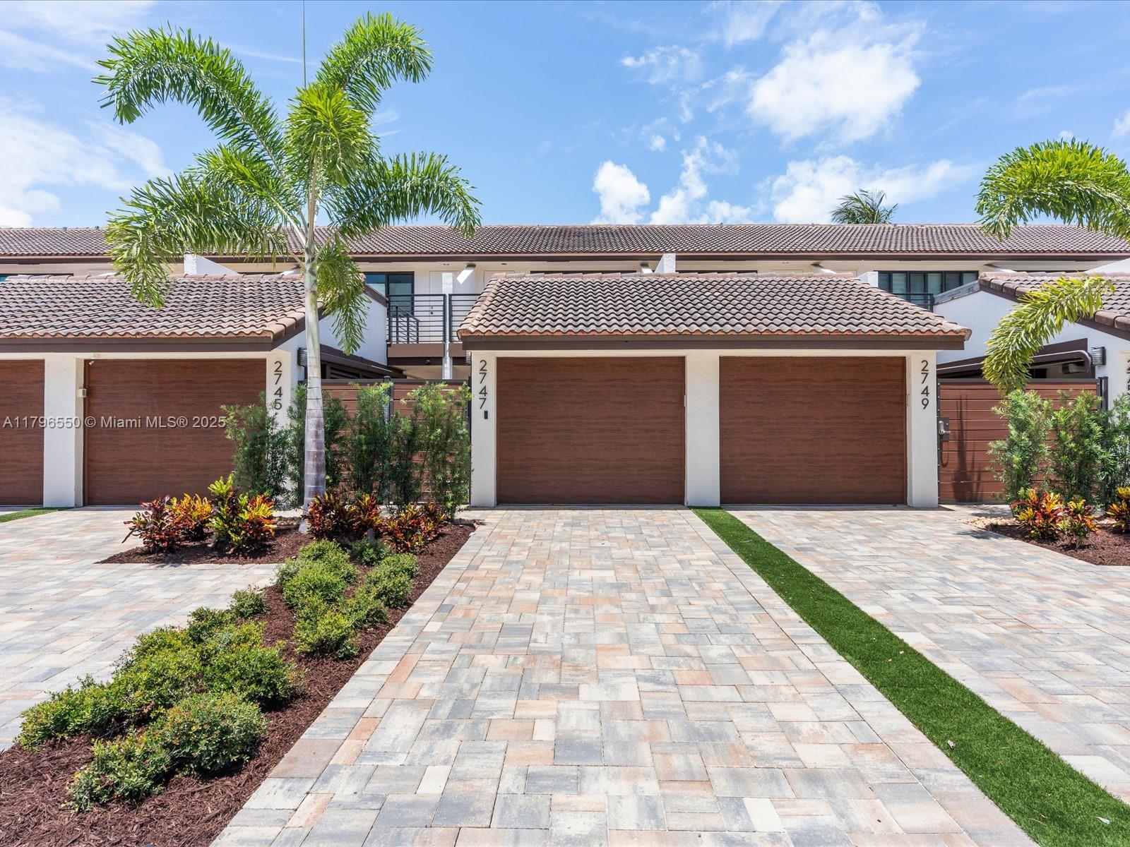 2747 Ne 14th St 5, Fort Lauderdale, Broward County, Florida - 2 Bedrooms  
3 Bathrooms - 