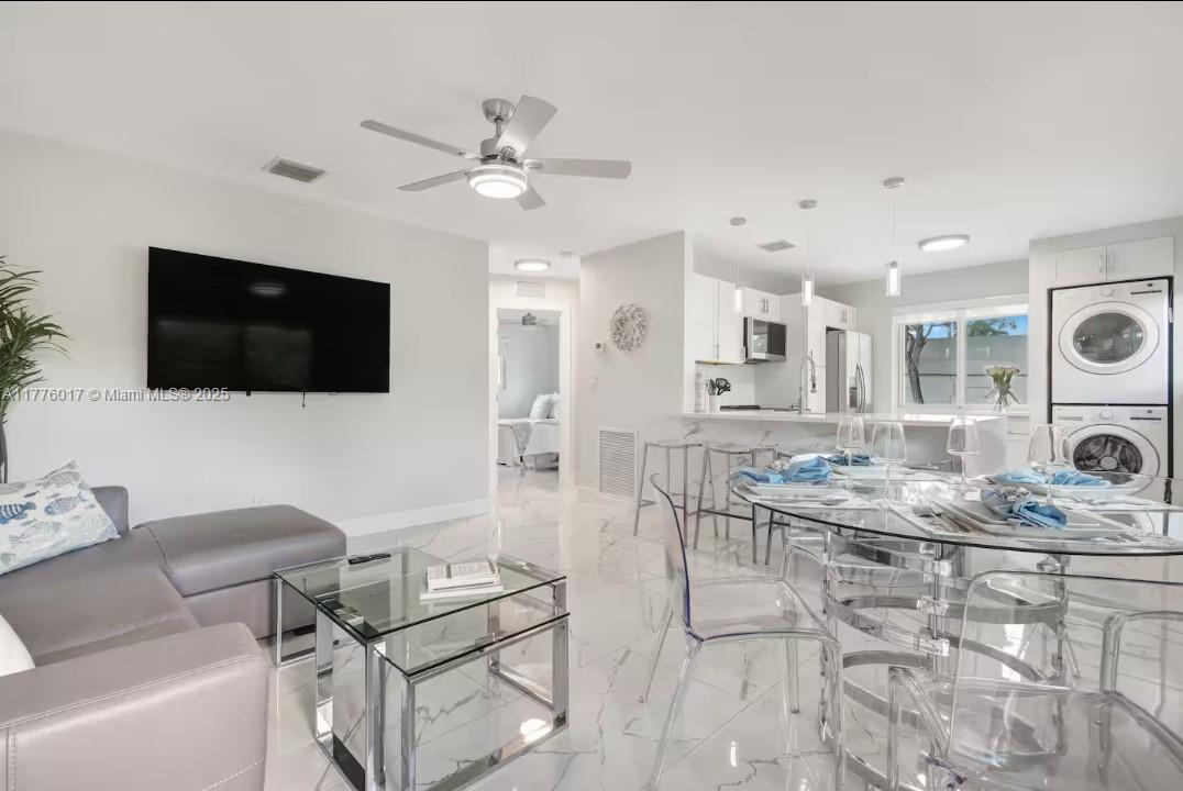 Rental Property at 1461 Nw 10th St 1, Dania Beach, Miami-Dade County, Florida - Bedrooms: 2 
Bathrooms: 1  - $2,950 MO.