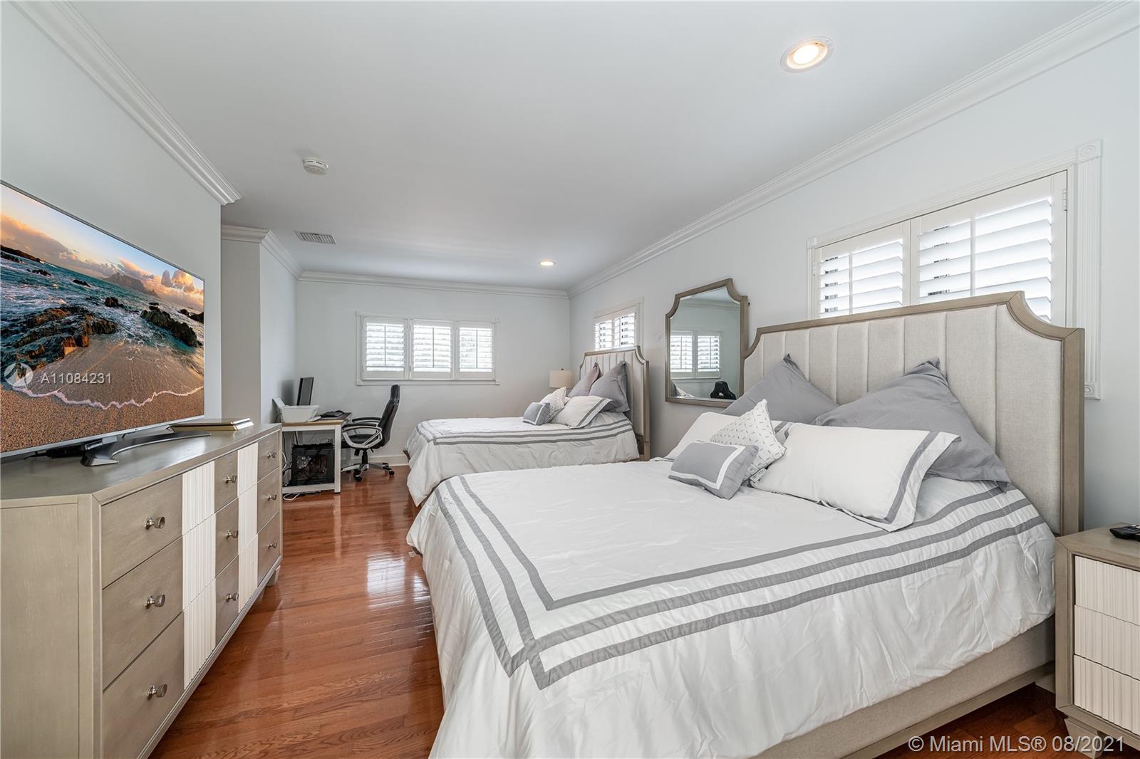 CORAL GABLE COUNTRY CLUB - Residential