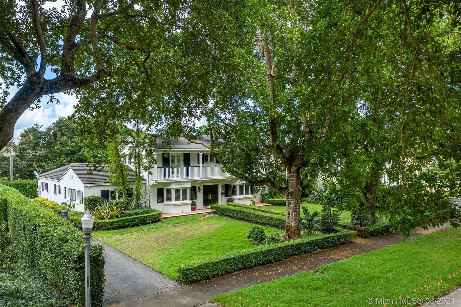 CORAL GABLE COUNTRY CLUB - Residential