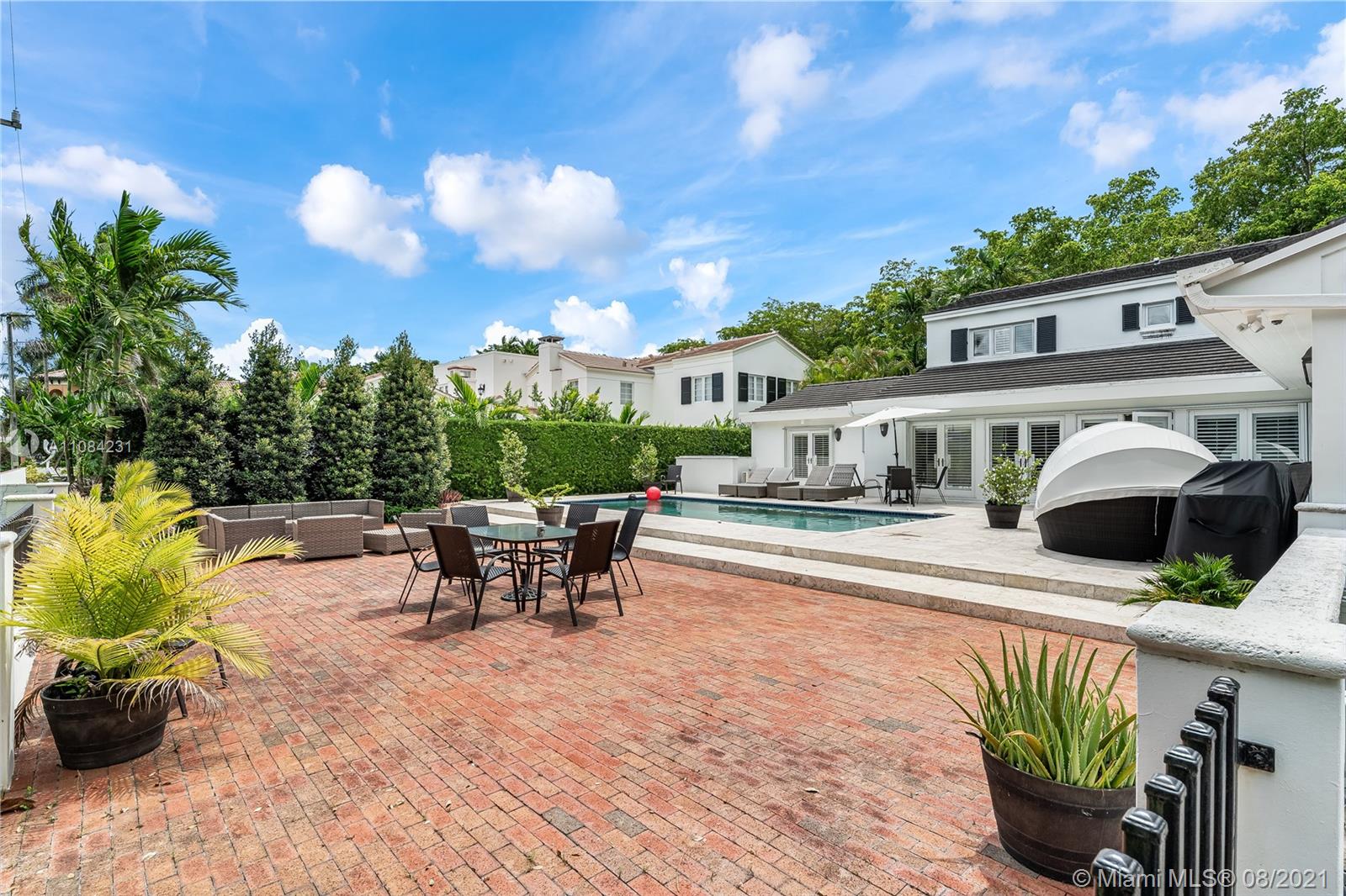 CORAL GABLE COUNTRY CLUB - Residential