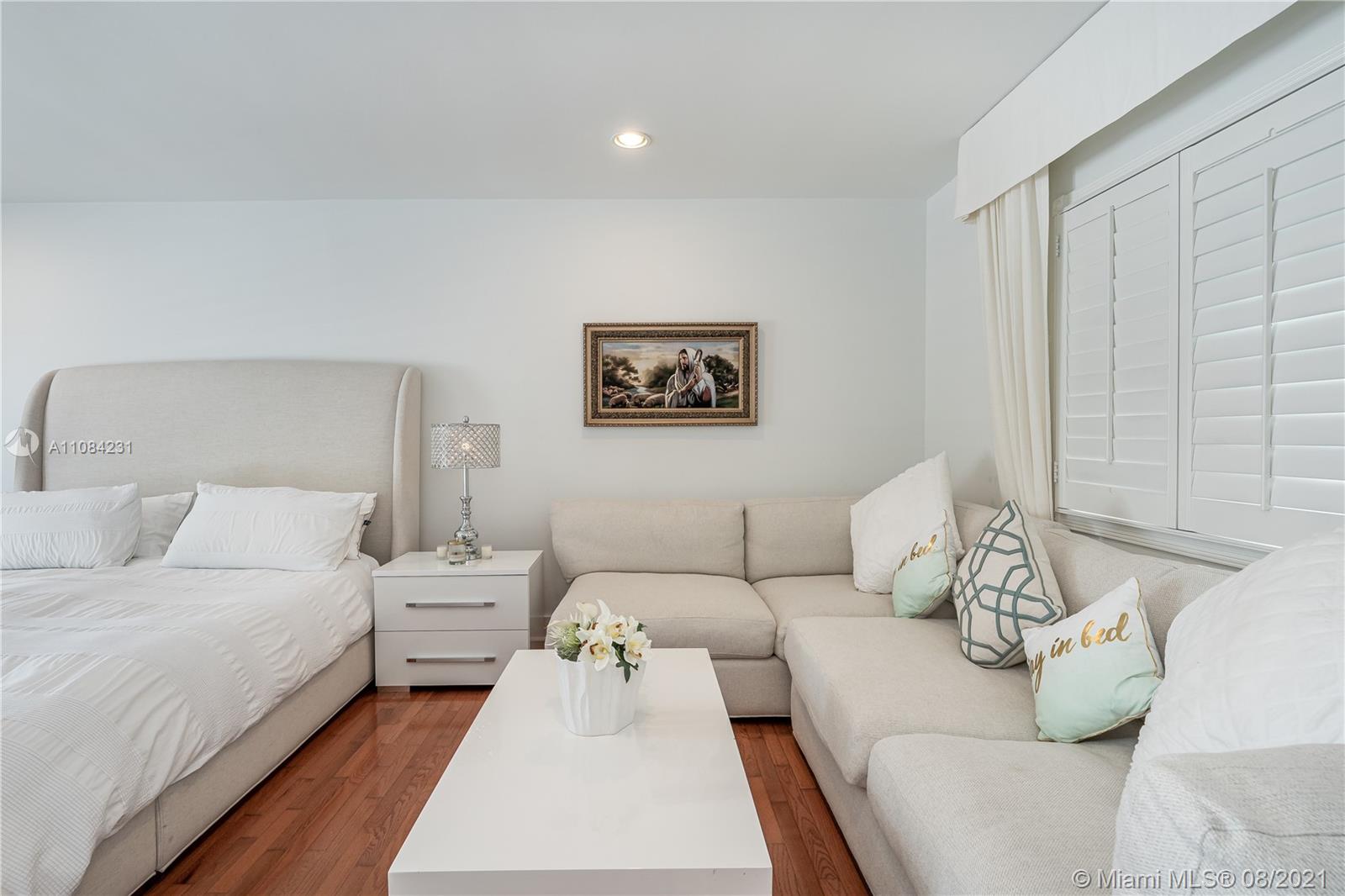 CORAL GABLE COUNTRY CLUB - Residential