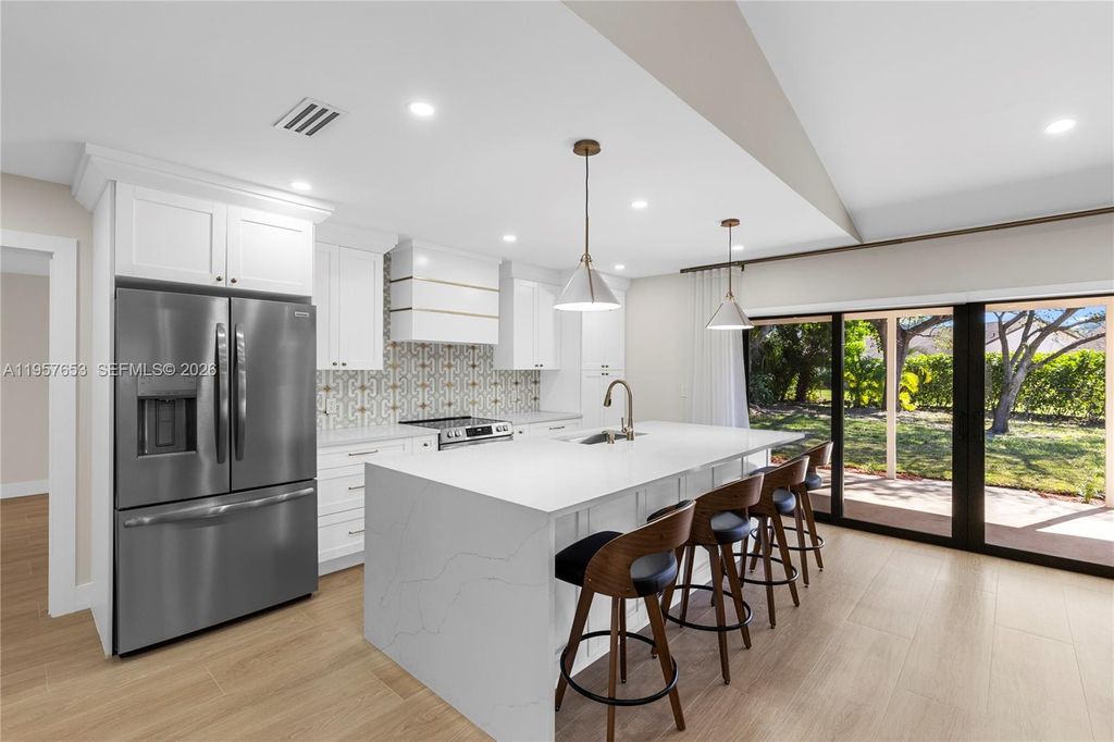 Photo of 9234 Southampton Pl, Boca Raton, FL 33434 (MLS # A11957653)