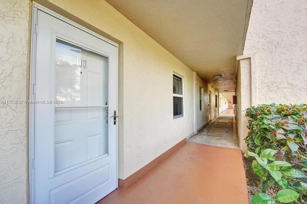 Meadowbrook Lakes View - Residential