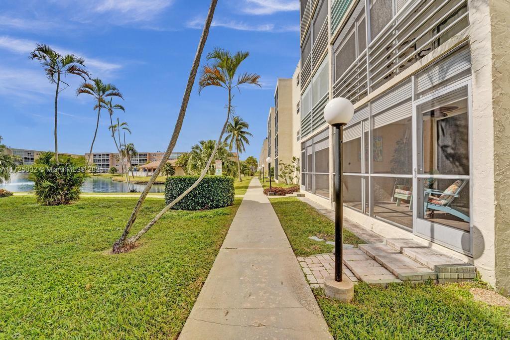 Meadowbrook Lakes View - Residential