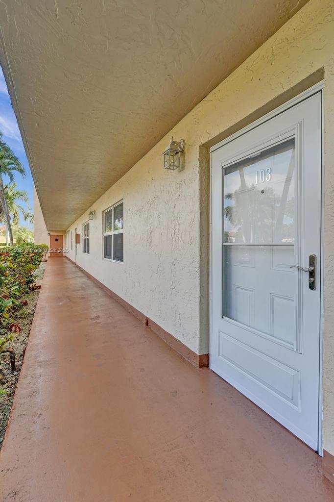 Meadowbrook Lakes View - Residential