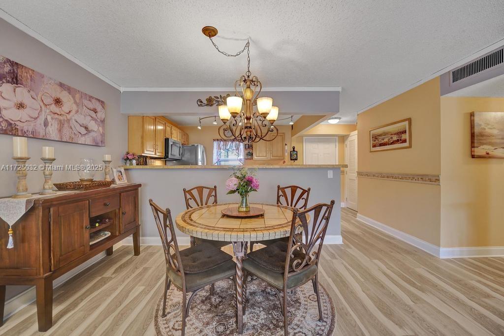 Meadowbrook Lakes View - Residential