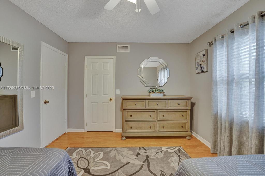 Meadowbrook Lakes View - Residential