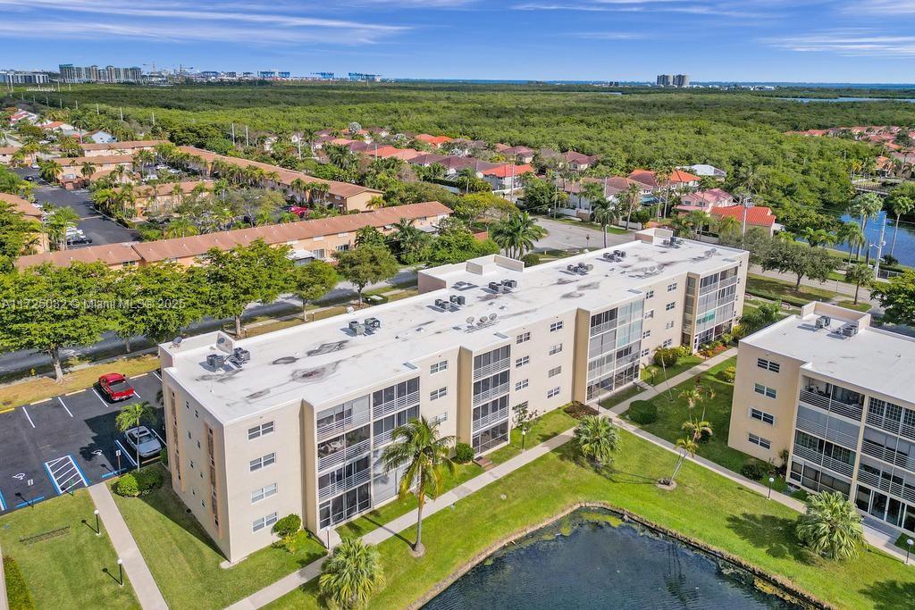 Meadowbrook Lakes View - Residential