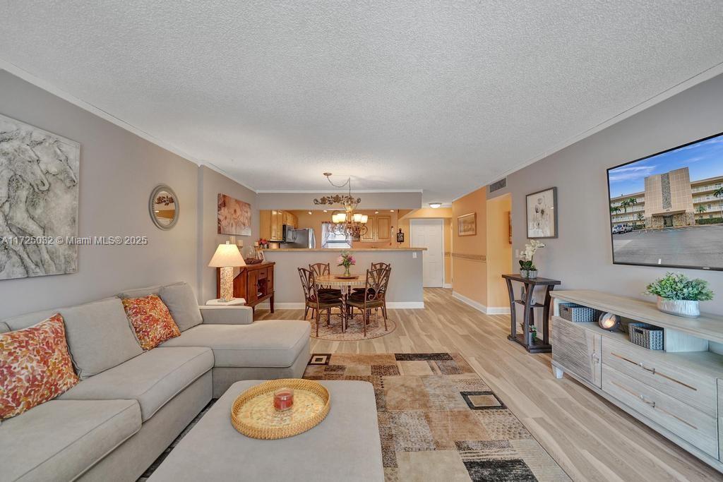 Meadowbrook Lakes View - Residential