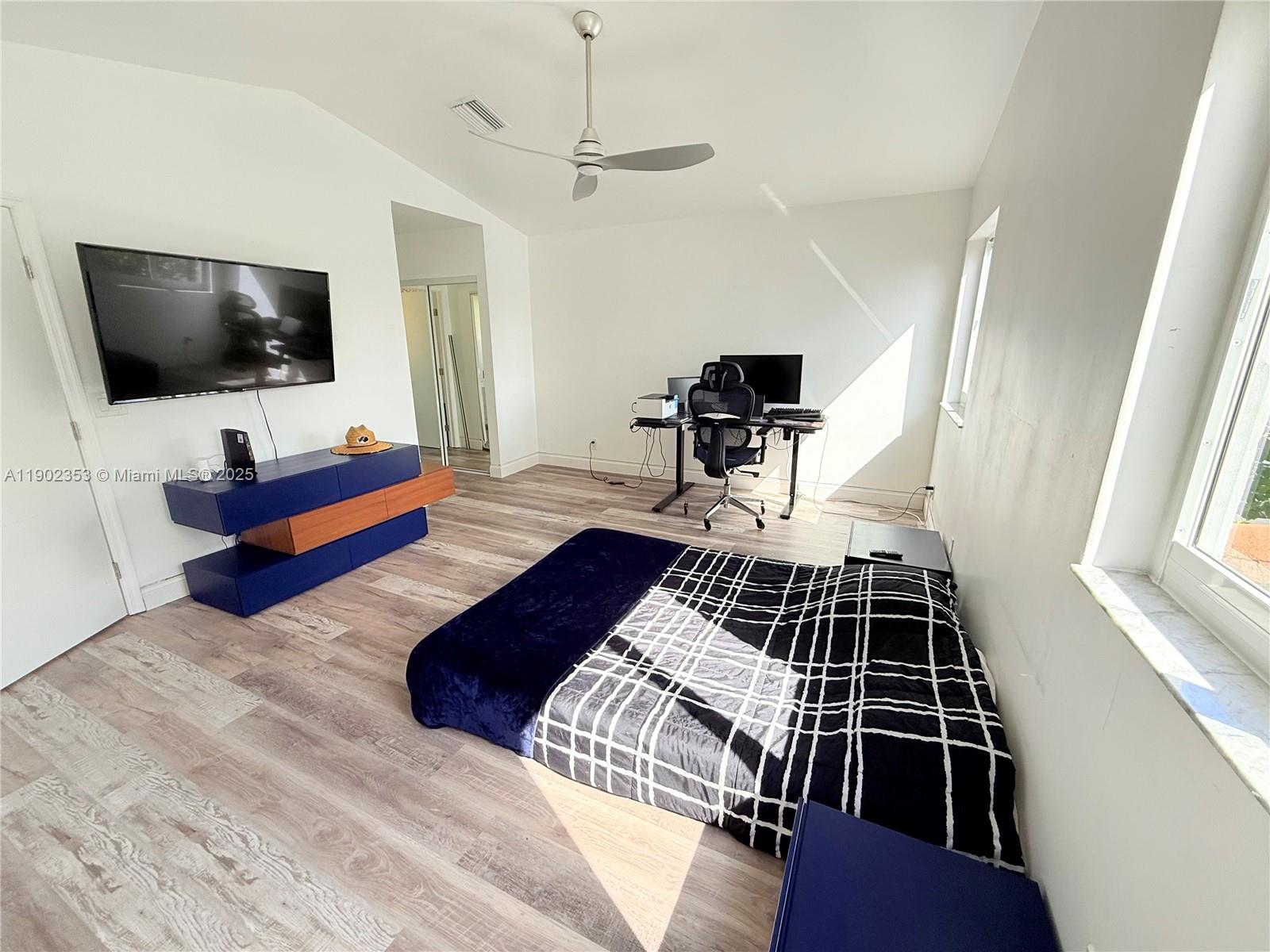 PEMBROKE POINTE PARCEL - Residential Lease