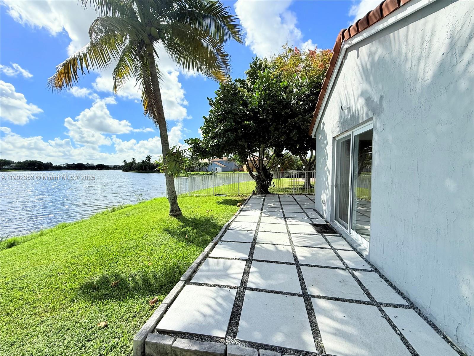 PEMBROKE POINTE PARCEL - Residential Lease