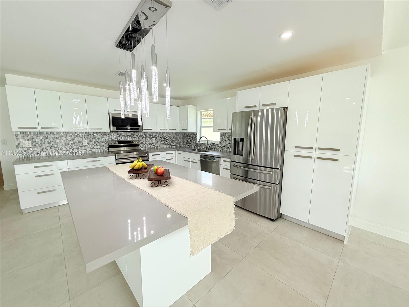 PEMBROKE POINTE PARCEL - Residential Lease