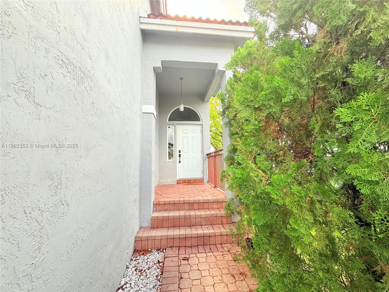 PEMBROKE POINTE PARCEL - Residential Lease