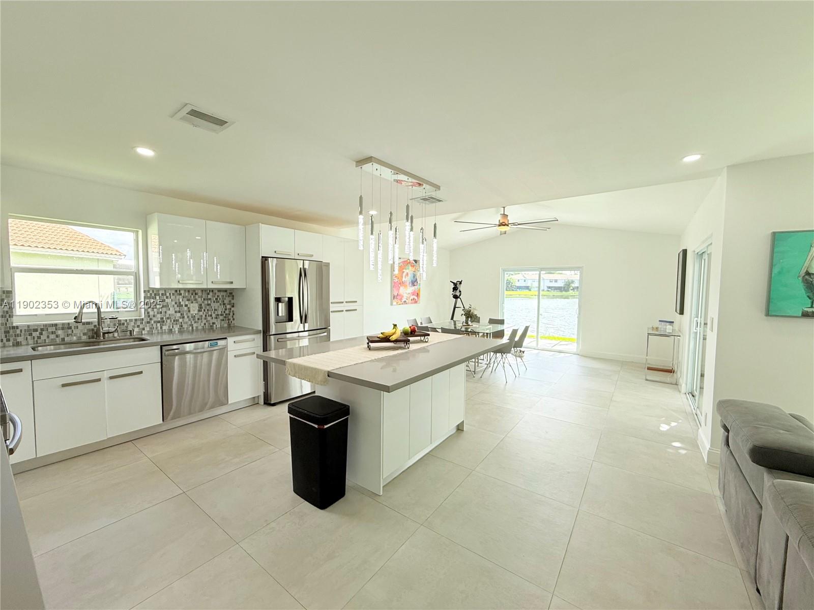 PEMBROKE POINTE PARCEL - Residential Lease