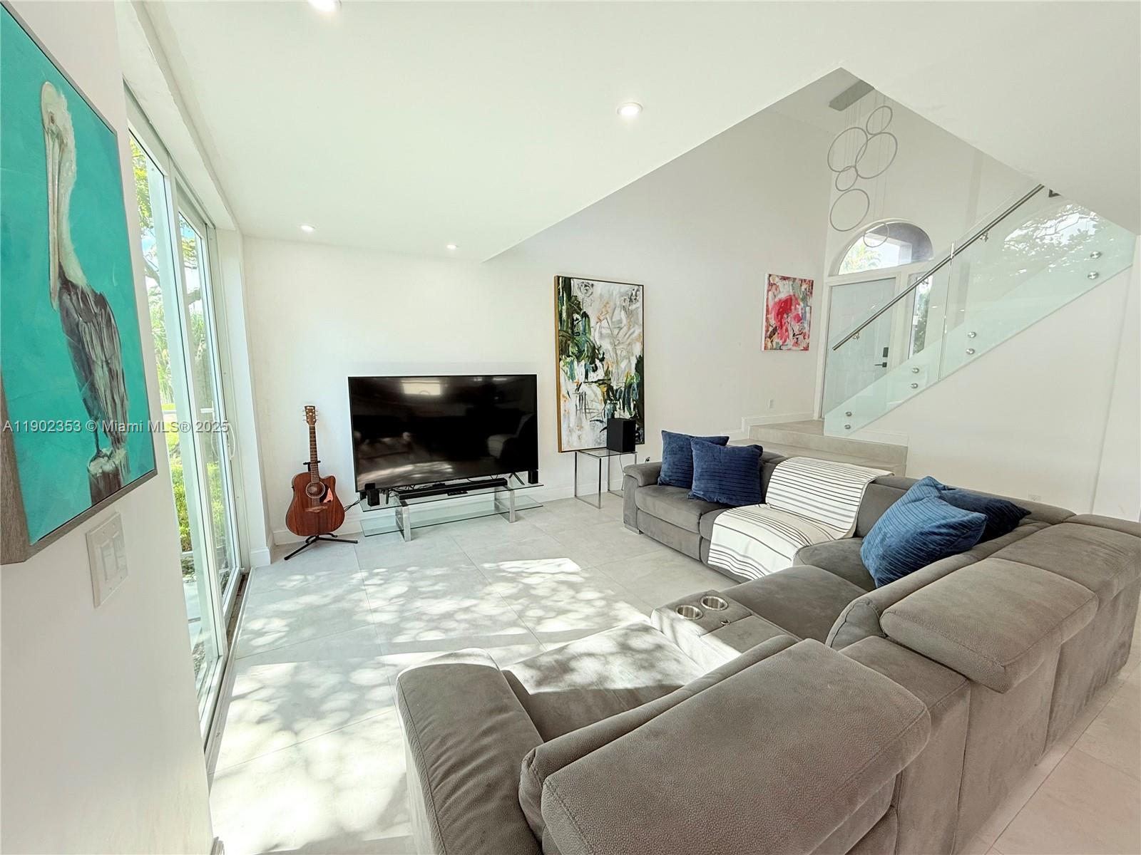 PEMBROKE POINTE PARCEL - Residential Lease