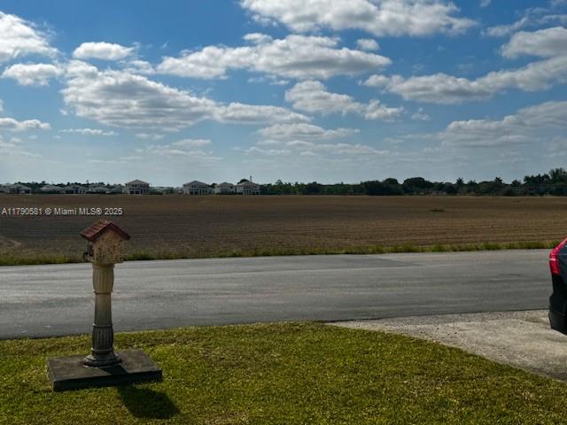 365 Sw 18th Ave, Homestead, Miami-Dade County, Florida - 3 Bedrooms  
2 Bathrooms - 