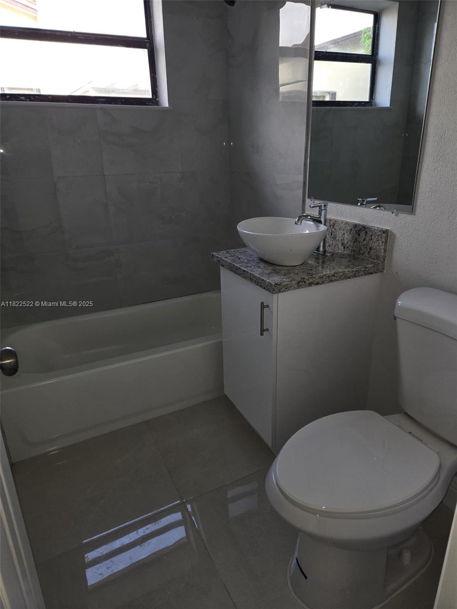 SUNSET MANOR - Residential