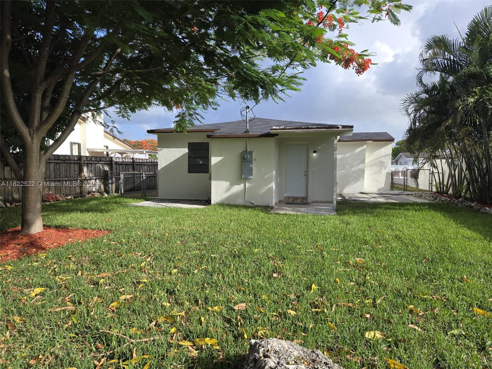 SUNSET MANOR - Residential