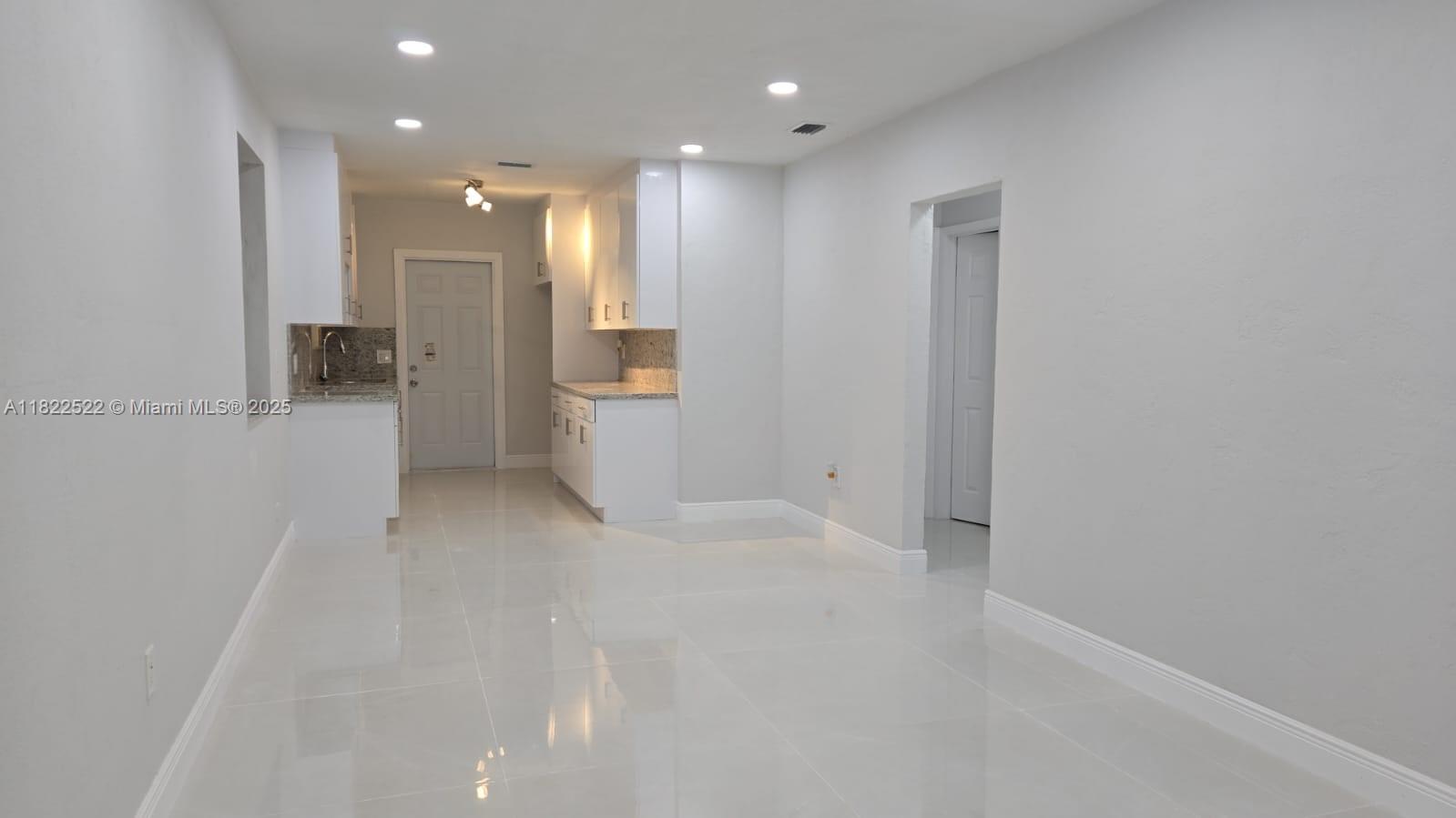 SUNSET MANOR - Residential