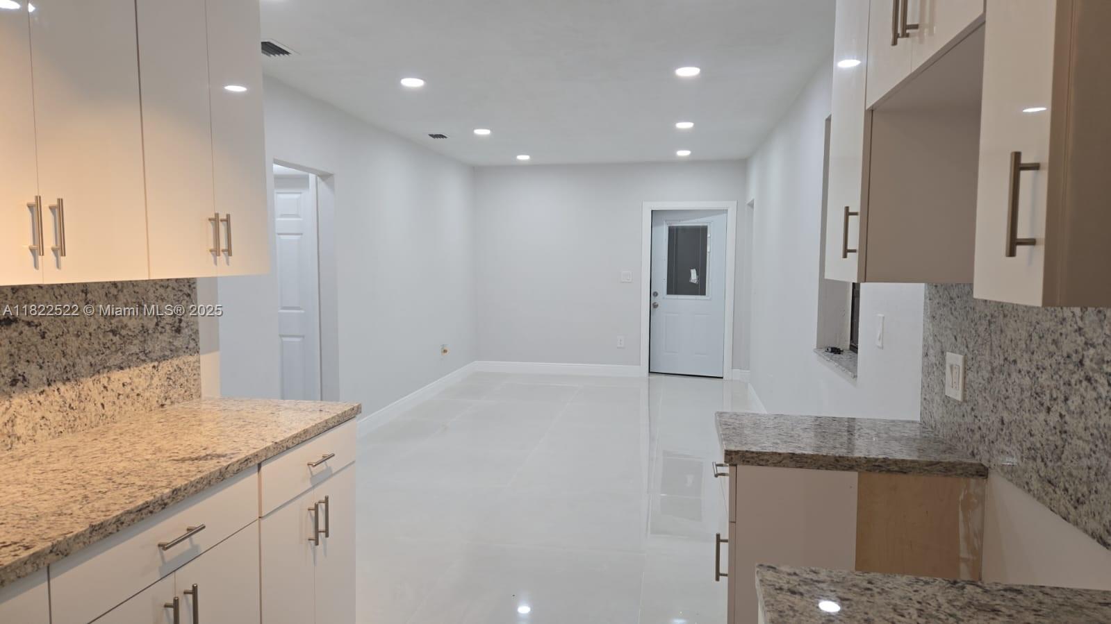 SUNSET MANOR - Residential