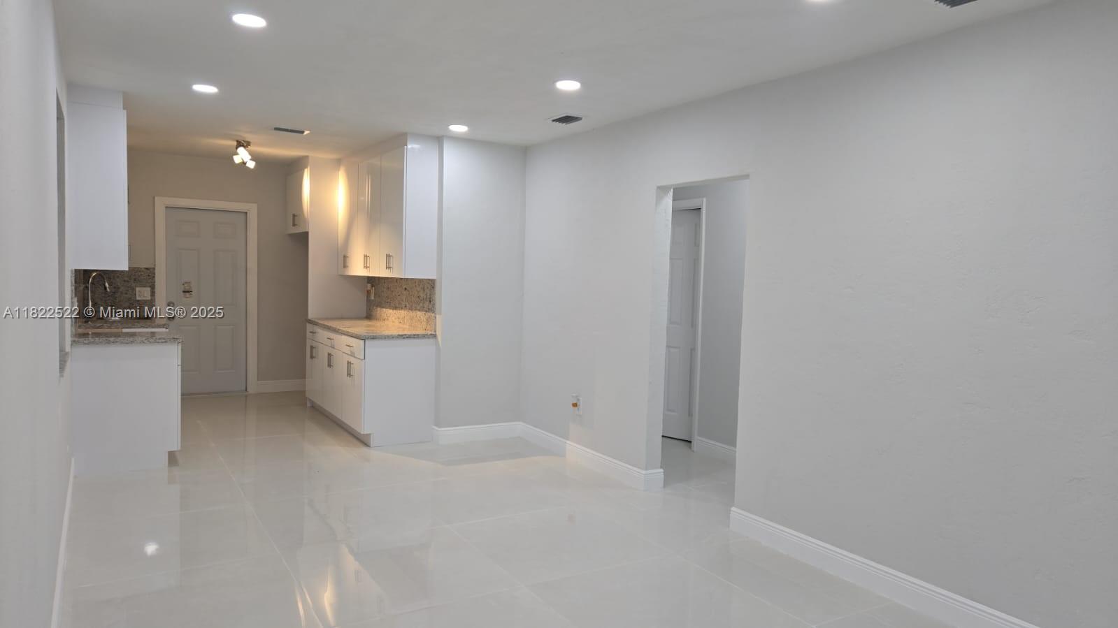 SUNSET MANOR - Residential