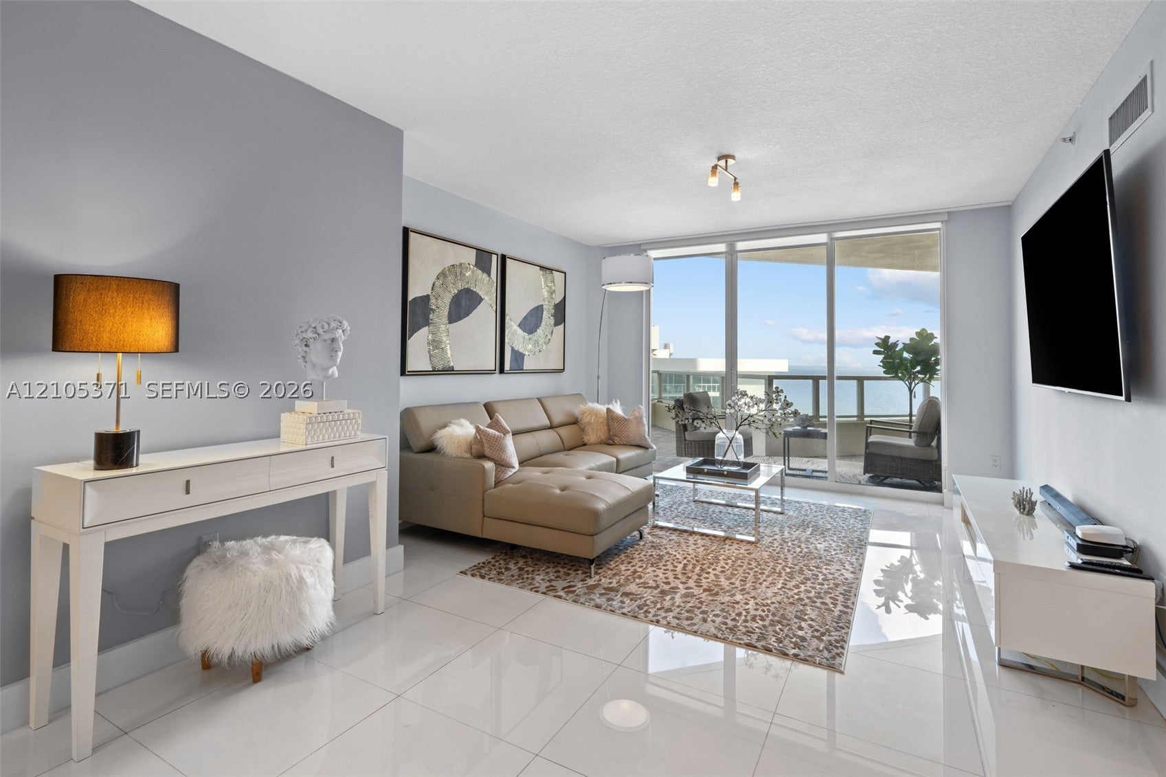 16699 Collins Ave 1104