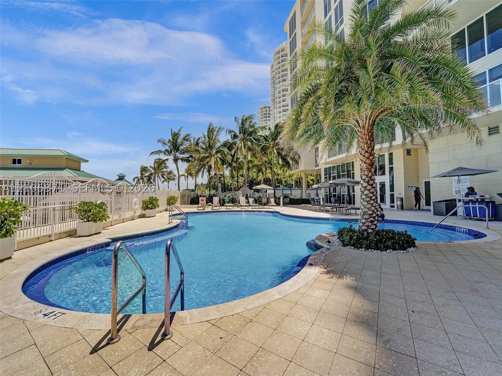 16699 Collins Ave 1104