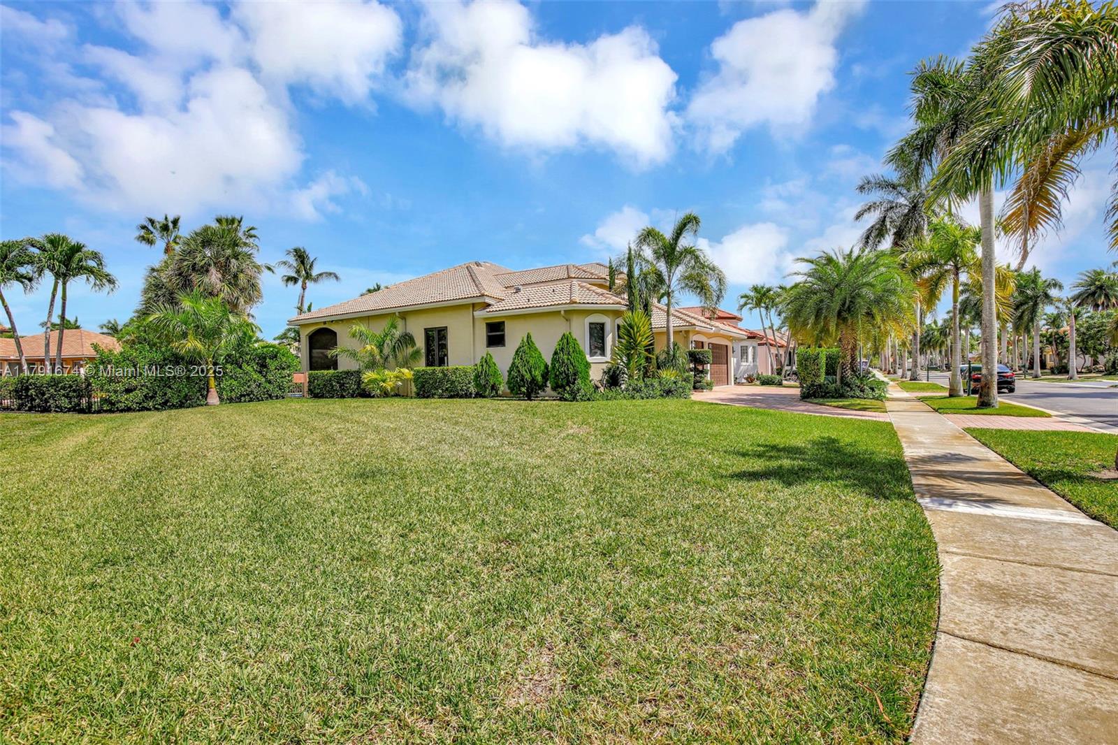 3260 SW 189th Ave