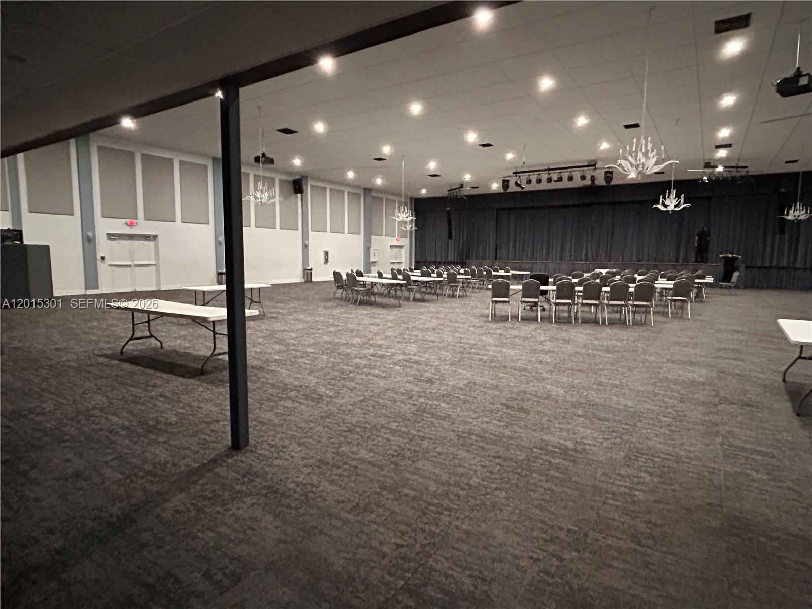 RACQUET CLUB APTS 4 SOUTH - Residential Lease