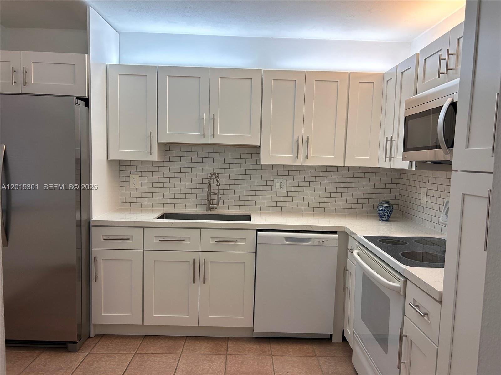 RACQUET CLUB APTS 4 SOUTH - Residential Lease