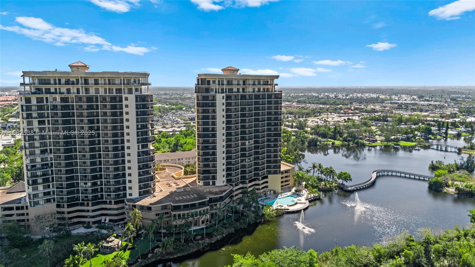 RIVA DEL LAGO - Residential