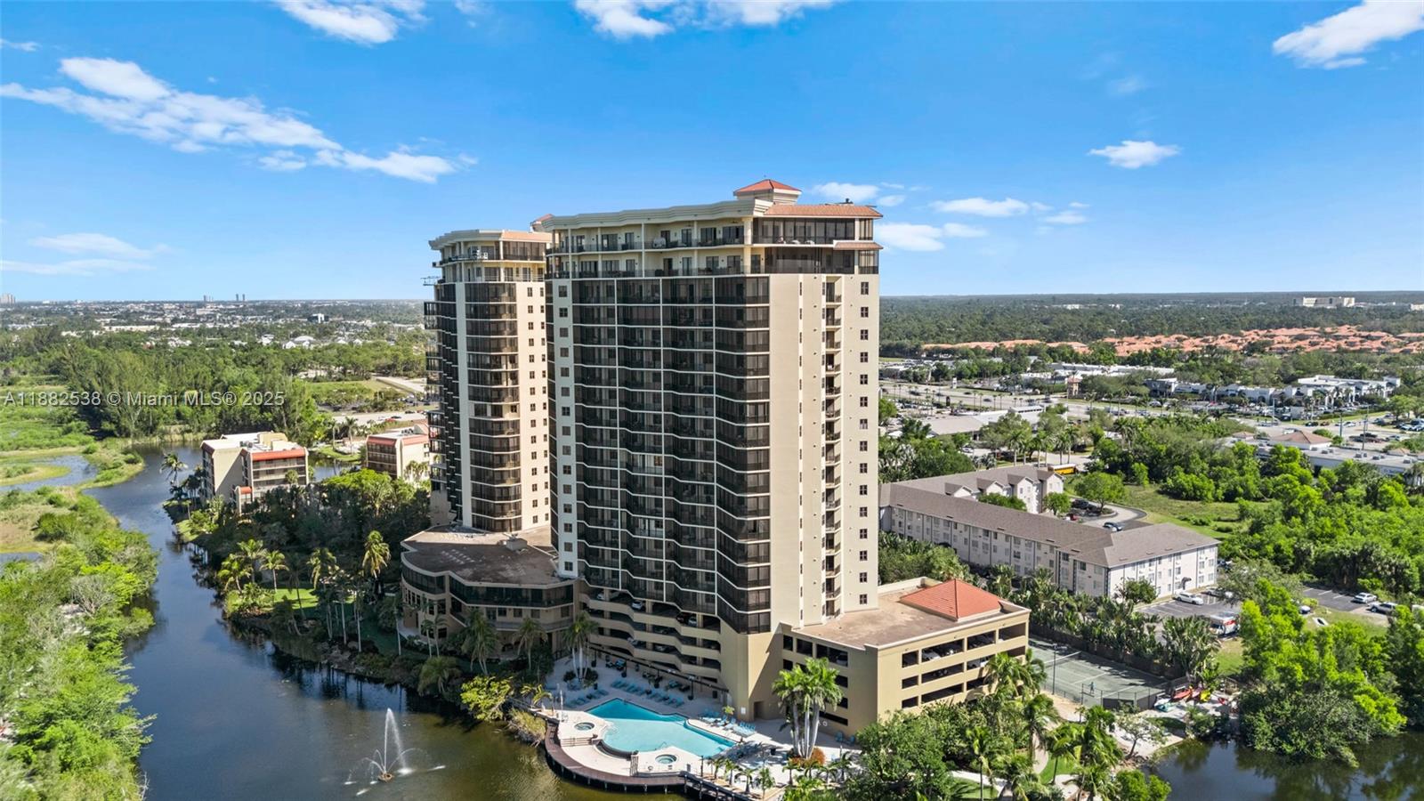 RIVA DEL LAGO - Residential