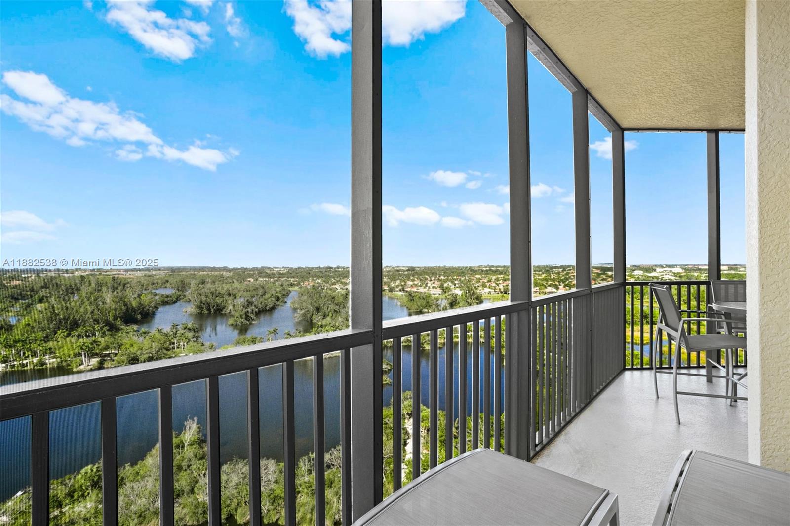 RIVA DEL LAGO - Residential