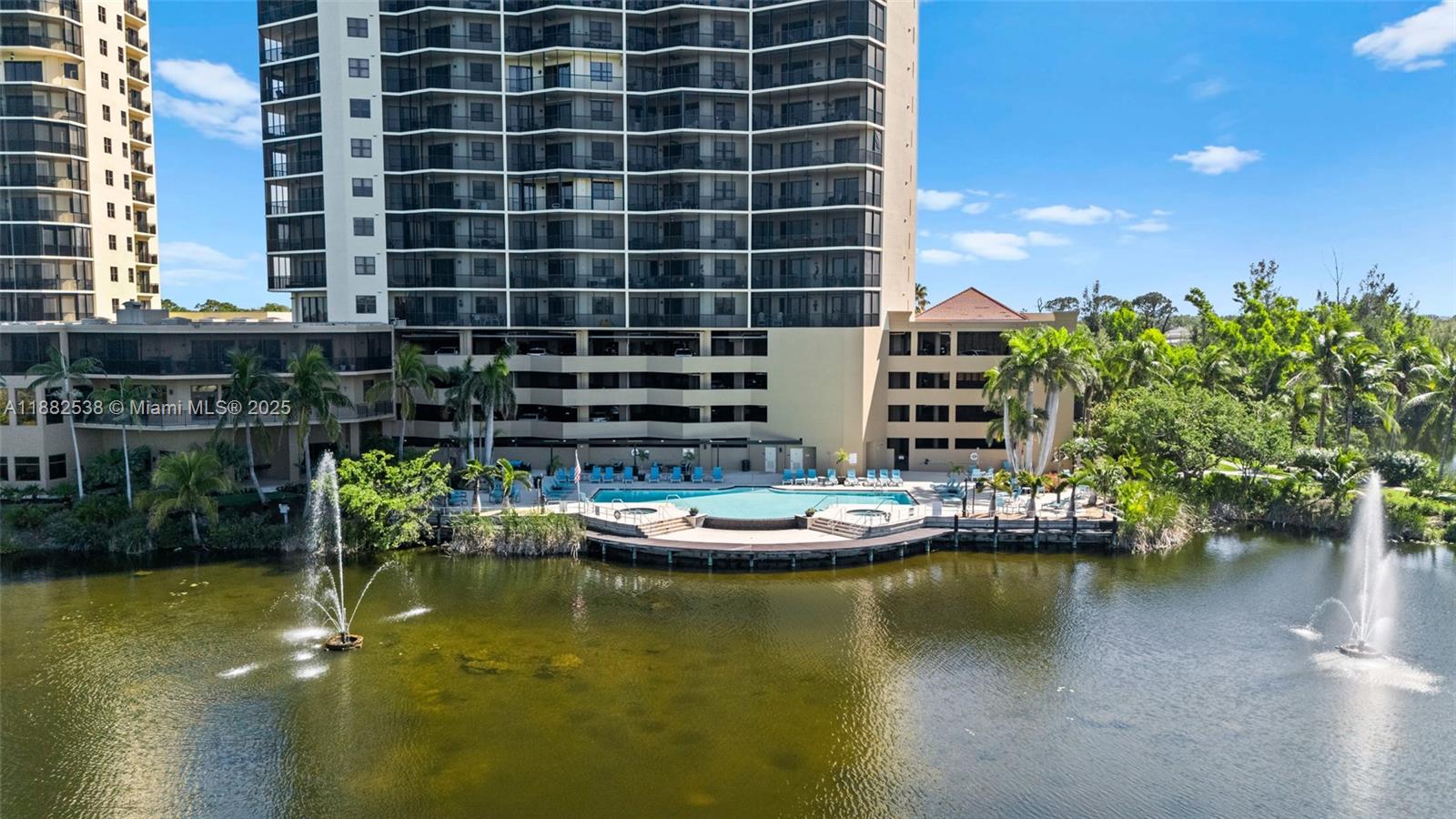 RIVA DEL LAGO - Residential