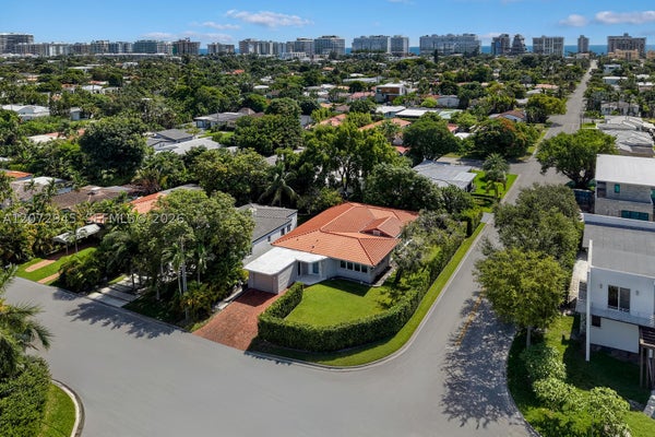 8901 HAWTHORNE AVE, SURFSIDE, FL 33154 - Image e7273cd0968b43ed8fe6e32fdb2ae898/3068922733