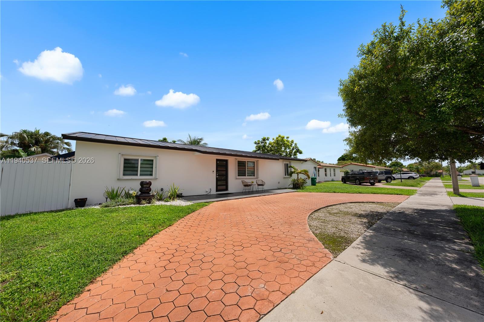 SNAPPER CREEK VILLAS - Residential