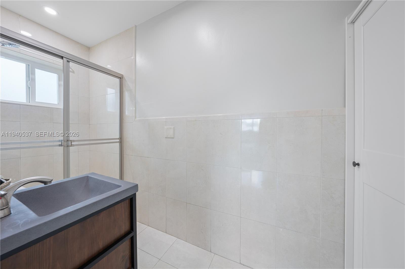 SNAPPER CREEK VILLAS - Residential