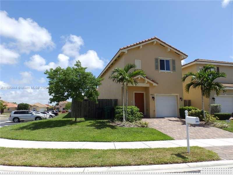8963 Sw 215th Ln, Cutler Bay, Miami-Dade County, Florida - 3 Bedrooms  
3 Bathrooms - 