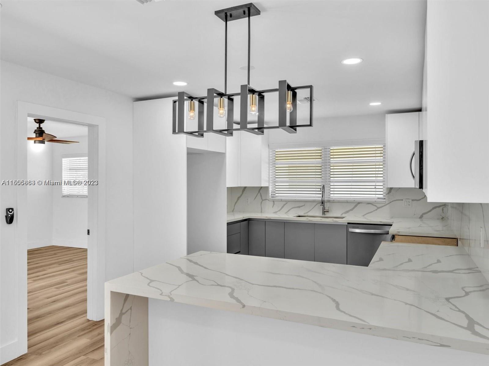 MIRROR LAKE ESTATES SEC F - Residential