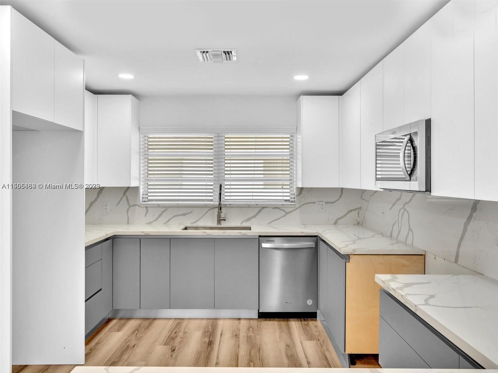 MIRROR LAKE ESTATES SEC F - Residential