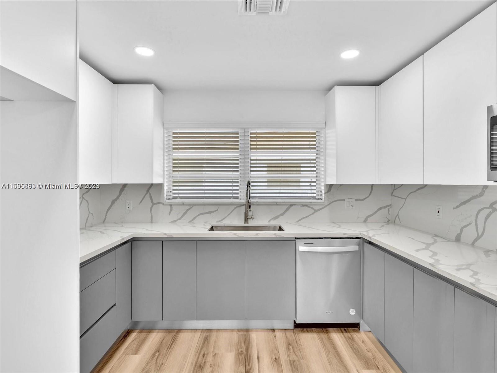 MIRROR LAKE ESTATES SEC F - Residential