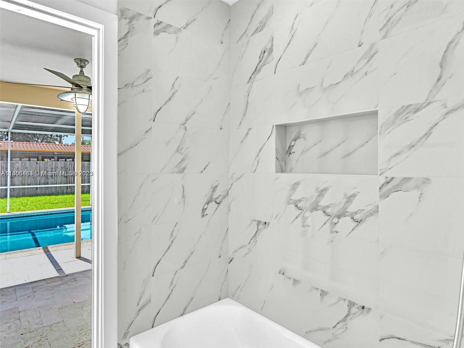 MIRROR LAKE ESTATES SEC F - Residential