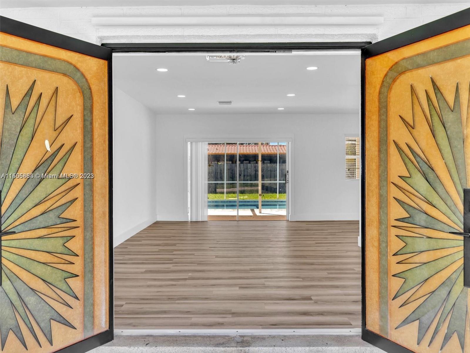 MIRROR LAKE ESTATES SEC F - Residential