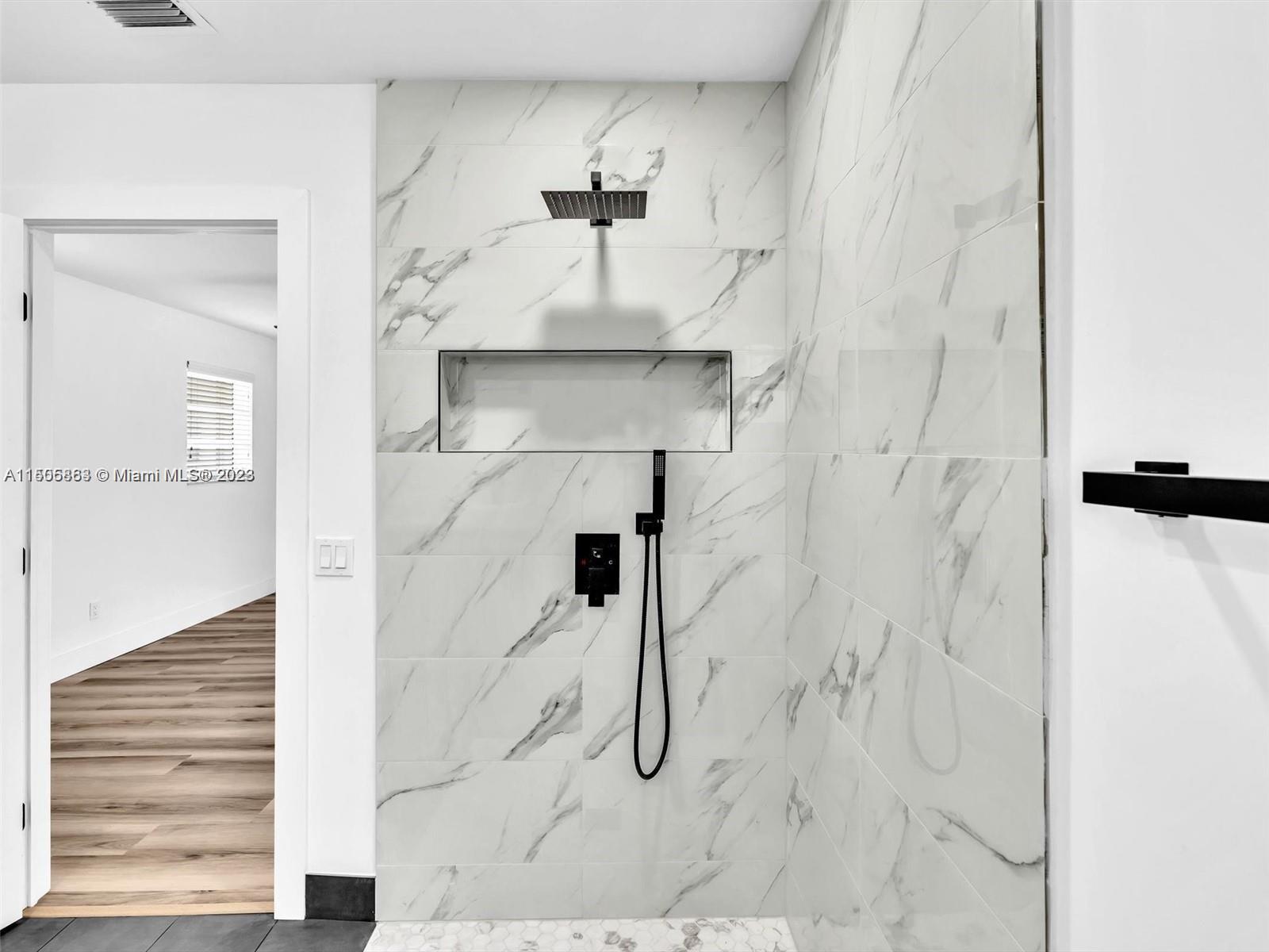 MIRROR LAKE ESTATES SEC F - Residential