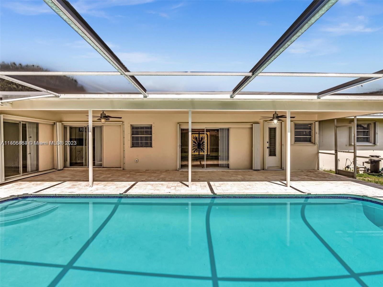 MIRROR LAKE ESTATES SEC F - Residential